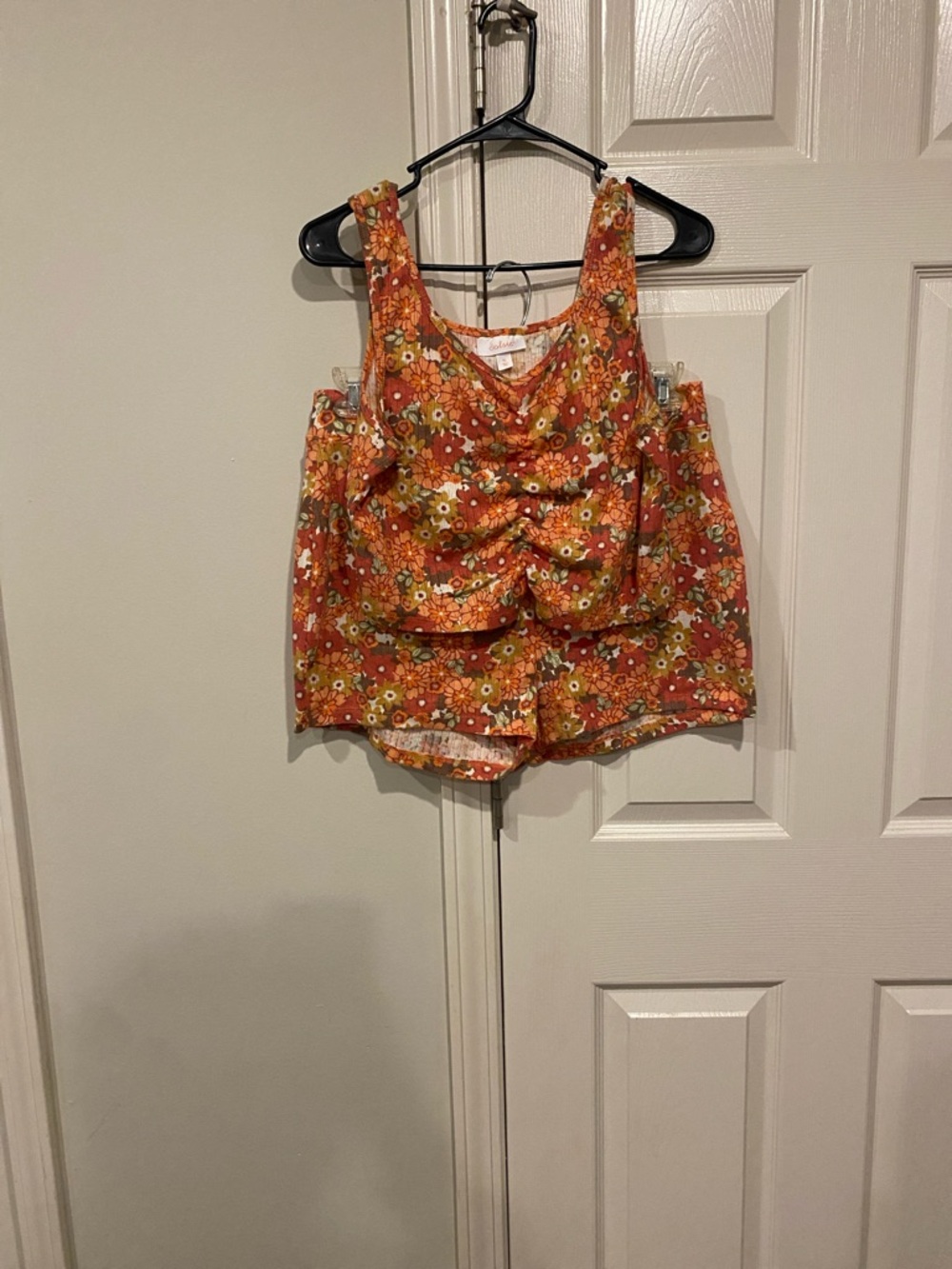 Colsie Orange Floral Cropped Tank